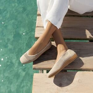 Vivaia Margot Lightweight Square Toe V-Cut Mesh Flat